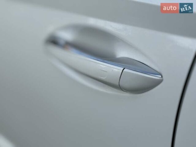 Белый Хендай Соната, объемом двигателя 2 л и пробегом 26 тыс. км за 25000 $, фото 10 на Automoto.ua