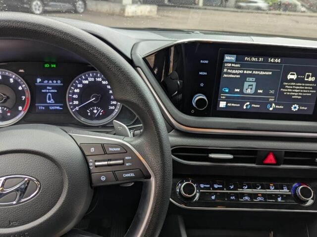 Белый Хендай Соната, объемом двигателя 2 л и пробегом 121 тыс. км за 19900 $, фото 5 на Automoto.ua