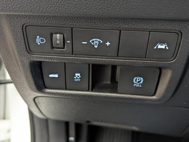 Белый Хендай Соната, объемом двигателя 2 л и пробегом 121 тыс. км за 19900 $, фото 7 на Automoto.ua