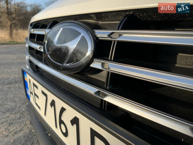 Белый Хендай Соната, объемом двигателя 2 л и пробегом 20 тыс. км за 27800 $, фото 7 на Automoto.ua