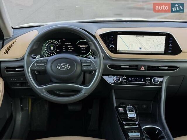 Белый Хендай Соната, объемом двигателя 2 л и пробегом 26 тыс. км за 25000 $, фото 22 на Automoto.ua