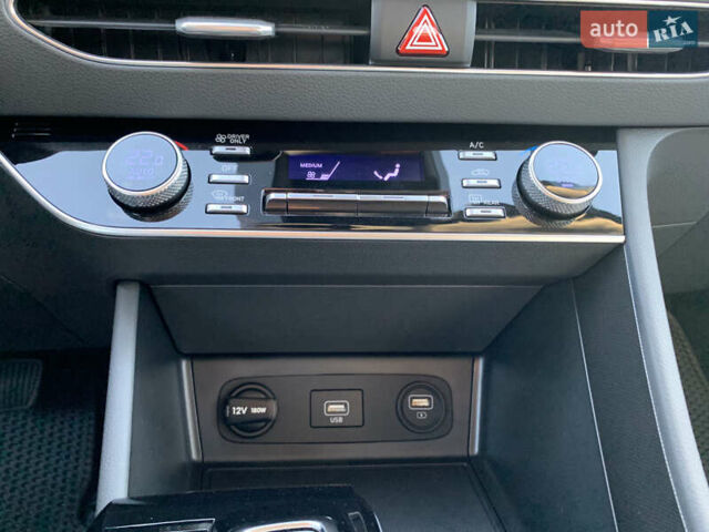 Белый Хендай Соната, объемом двигателя 2 л и пробегом 20 тыс. км за 27800 $, фото 33 на Automoto.ua