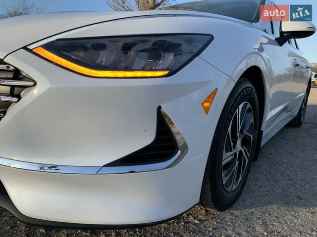 Белый Хендай Соната, объемом двигателя 2 л и пробегом 20 тыс. км за 27800 $, фото 20 на Automoto.ua