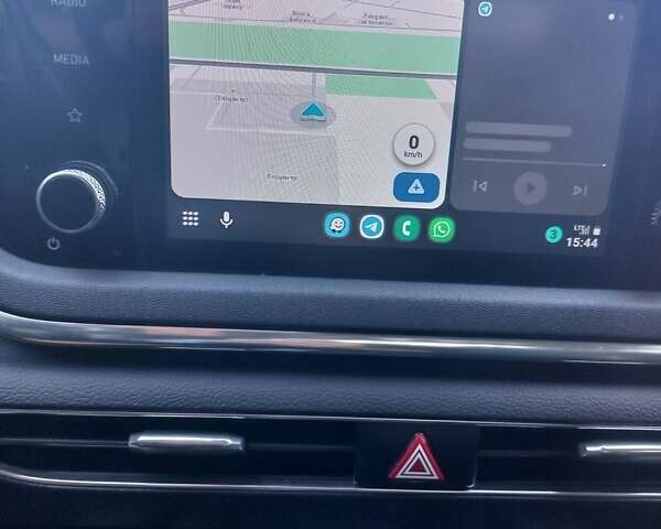 Белый Хендай Соната, объемом двигателя 2 л и пробегом 80 тыс. км за 21500 $, фото 9 на Automoto.ua