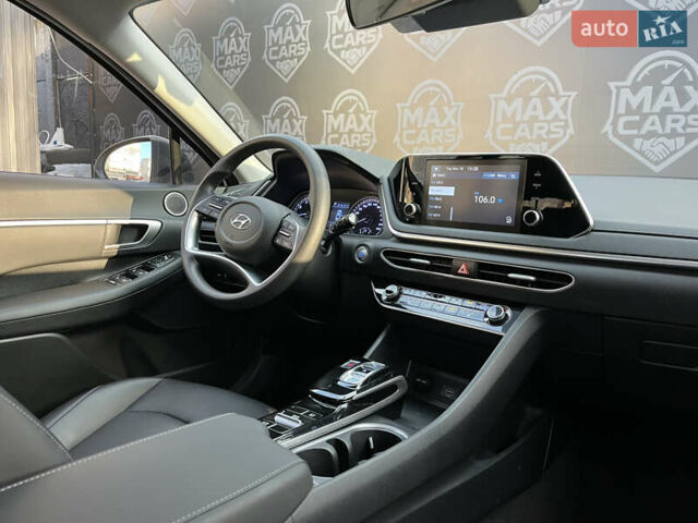 Белый Хендай Соната, объемом двигателя 2 л и пробегом 121 тыс. км за 19700 $, фото 8 на Automoto.ua