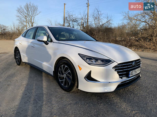Белый Хендай Соната, объемом двигателя 2 л и пробегом 20 тыс. км за 27800 $, фото 15 на Automoto.ua