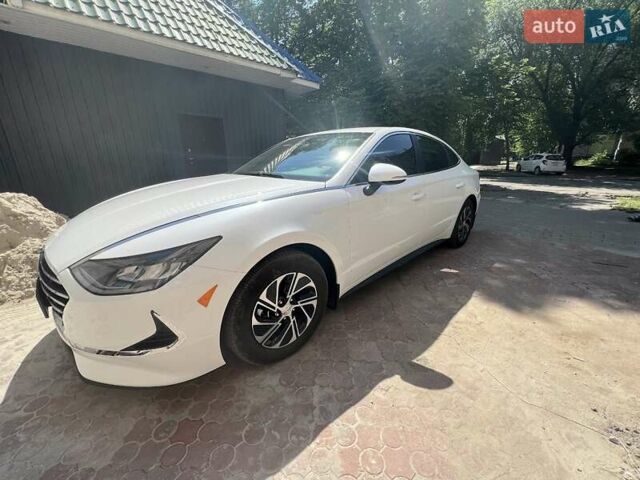 Белый Хендай Соната, объемом двигателя 2 л и пробегом 20 тыс. км за 27800 $, фото 4 на Automoto.ua