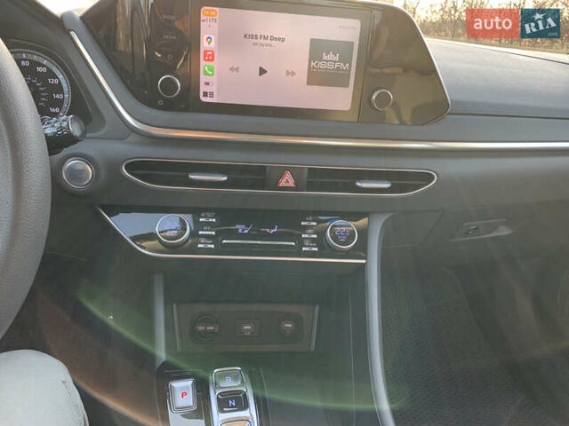 Белый Хендай Соната, объемом двигателя 2 л и пробегом 20 тыс. км за 27800 $, фото 56 на Automoto.ua