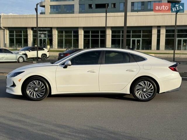 Белый Хендай Соната, объемом двигателя 2 л и пробегом 26 тыс. км за 25000 $, фото 6 на Automoto.ua