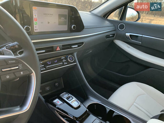 Белый Хендай Соната, объемом двигателя 2 л и пробегом 20 тыс. км за 27800 $, фото 45 на Automoto.ua