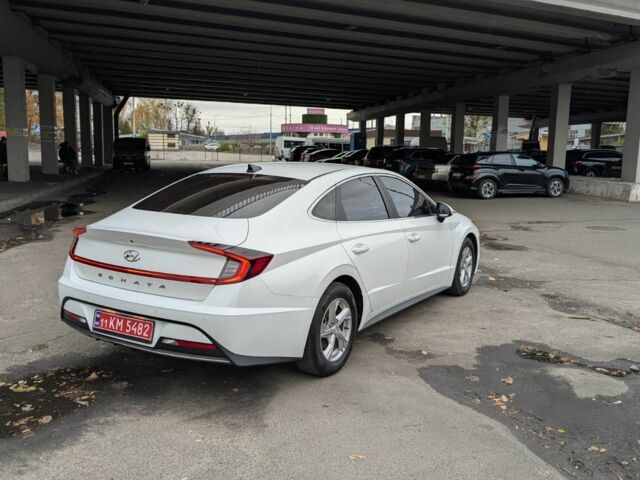 Белый Хендай Соната, объемом двигателя 2 л и пробегом 121 тыс. км за 19900 $, фото 2 на Automoto.ua