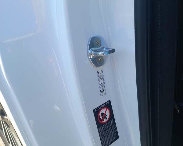 Белый Хендай Соната, объемом двигателя 2 л и пробегом 80 тыс. км за 21500 $, фото 44 на Automoto.ua