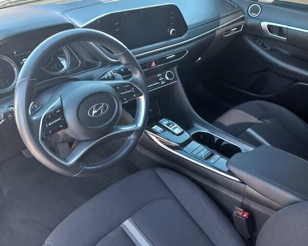 Белый Хендай Соната, объемом двигателя 2 л и пробегом 80 тыс. км за 21500 $, фото 16 на Automoto.ua