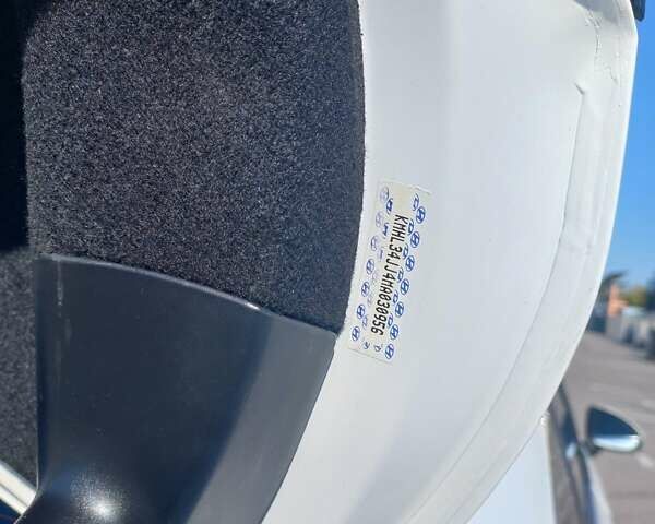 Белый Хендай Соната, объемом двигателя 2 л и пробегом 80 тыс. км за 21500 $, фото 39 на Automoto.ua