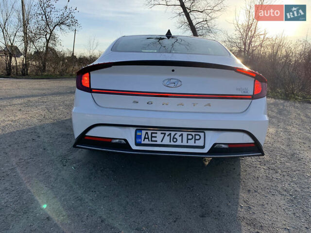 Белый Хендай Соната, объемом двигателя 2 л и пробегом 20 тыс. км за 27800 $, фото 13 на Automoto.ua