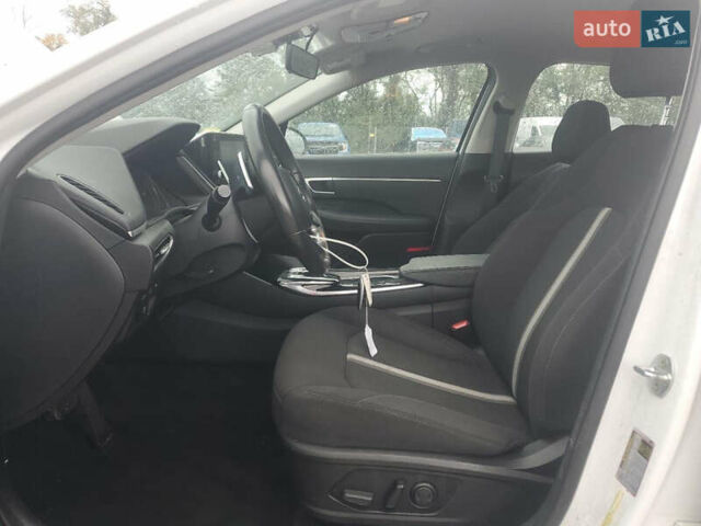 Білий Хендай Соната, об'ємом двигуна 2.5 л та пробігом 35 тис. км за 18000 $, фото 6 на Automoto.ua