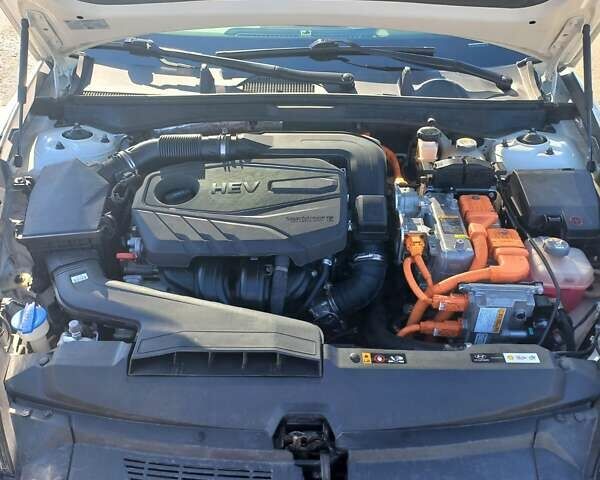 Белый Хендай Соната, объемом двигателя 2 л и пробегом 80 тыс. км за 21500 $, фото 22 на Automoto.ua