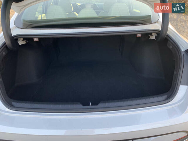 Белый Хендай Соната, объемом двигателя 2 л и пробегом 20 тыс. км за 27800 $, фото 25 на Automoto.ua