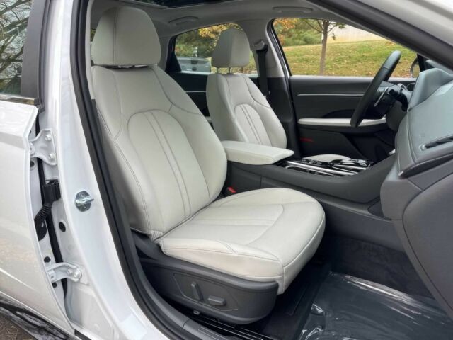 Белый Хендай Соната, объемом двигателя 1.6 л и пробегом 12 тыс. км за 4200 $, фото 4 на Automoto.ua