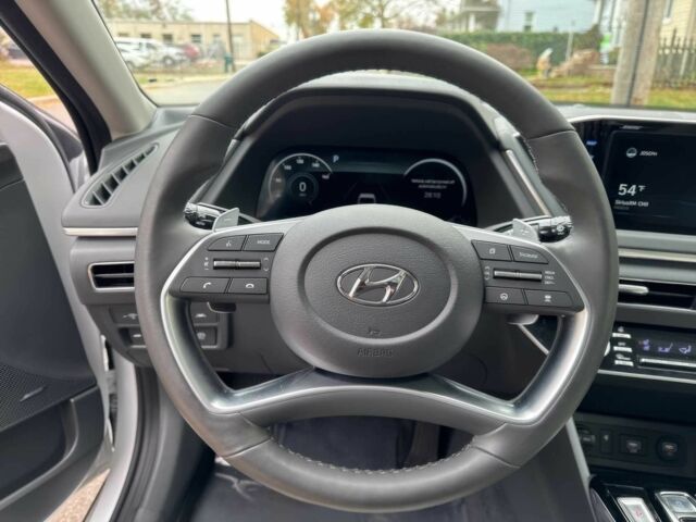 Белый Хендай Соната, объемом двигателя 1.6 л и пробегом 12 тыс. км за 4200 $, фото 5 на Automoto.ua