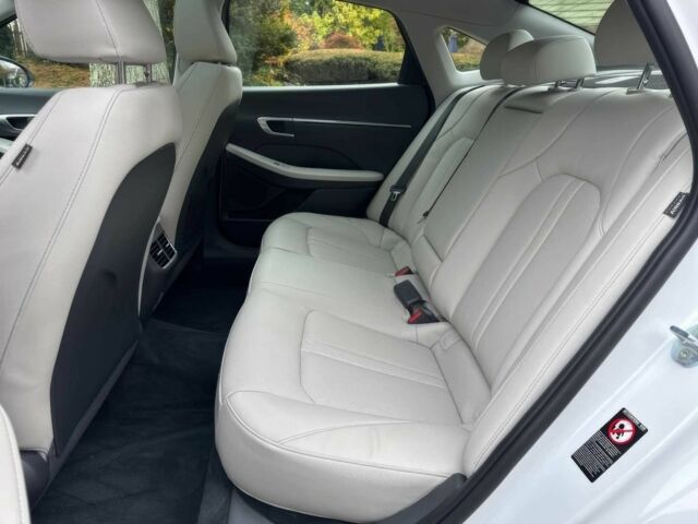 Белый Хендай Соната, объемом двигателя 1.6 л и пробегом 12 тыс. км за 4200 $, фото 9 на Automoto.ua