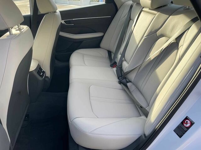 Белый Хендай Соната, объемом двигателя 1.6 л и пробегом 20 тыс. км за 15700 $, фото 9 на Automoto.ua