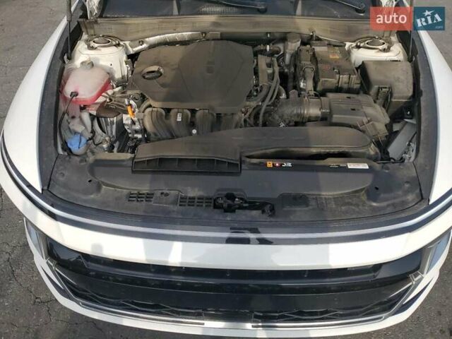 Білий Хендай Соната, об'ємом двигуна 2.5 л та пробігом 34 тис. км за 26900 $, фото 4 на Automoto.ua