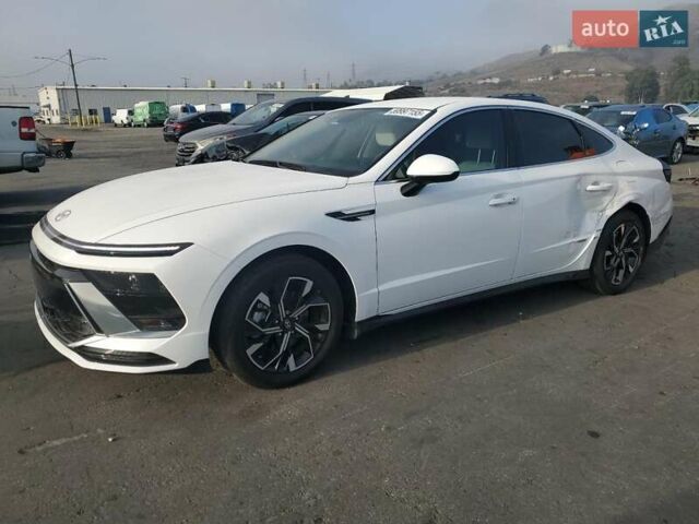 Білий Хендай Соната, об'ємом двигуна 2.5 л та пробігом 34 тис. км за 26900 $, фото 1 на Automoto.ua