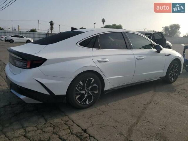 Білий Хендай Соната, об'ємом двигуна 2.5 л та пробігом 34 тис. км за 26900 $, фото 2 на Automoto.ua