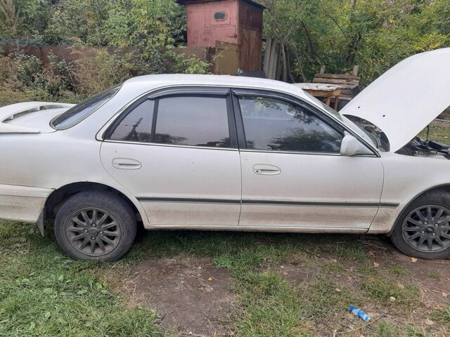 Белый Хендай Соната, объемом двигателя 2 л и пробегом 100 тыс. км за 1000 $, фото 4 на Automoto.ua