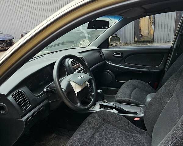 Бежевый Хендай Соната, объемом двигателя 2 л и пробегом 200 тыс. км за 1800 $, фото 17 на Automoto.ua