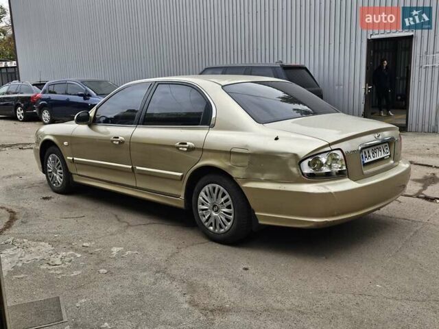 Бежевый Хендай Соната, объемом двигателя 2 л и пробегом 200 тыс. км за 1800 $, фото 10 на Automoto.ua