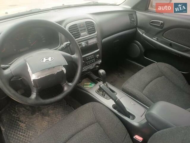 Бежевый Хендай Соната, объемом двигателя 2 л и пробегом 270 тыс. км за 1900 $, фото 8 на Automoto.ua