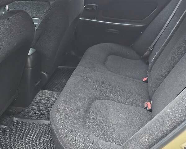 Бежевый Хендай Соната, объемом двигателя 2 л и пробегом 200 тыс. км за 1800 $, фото 16 на Automoto.ua