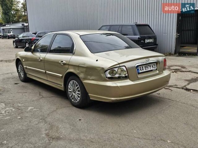 Бежевый Хендай Соната, объемом двигателя 2 л и пробегом 200 тыс. км за 1800 $, фото 4 на Automoto.ua