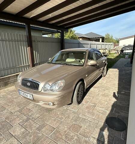 Бежевый Хендай Соната, объемом двигателя 2 л и пробегом 236 тыс. км за 4200 $, фото 4 на Automoto.ua