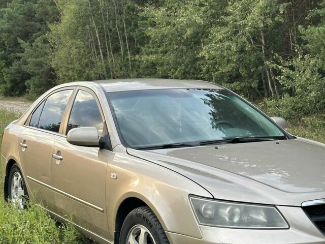 Бежевий Хендай Соната, об'ємом двигуна 2.4 л та пробігом 227 тис. км за 4700 $, фото 4 на Automoto.ua