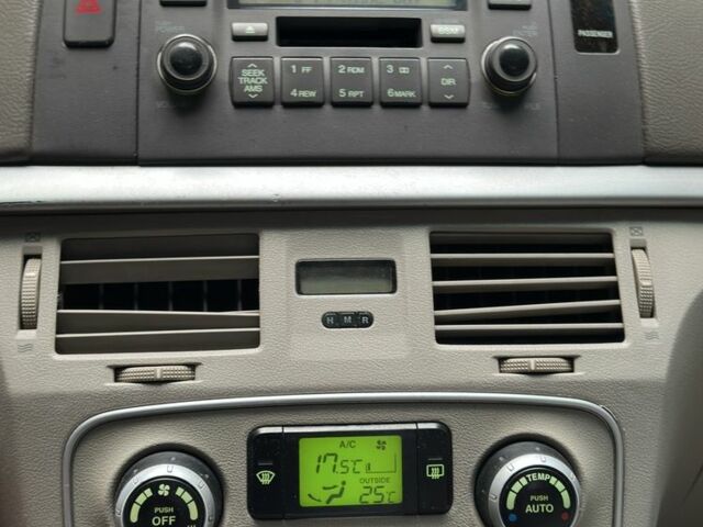 Бежевий Хендай Соната, об'ємом двигуна 2.4 л та пробігом 227 тис. км за 4700 $, фото 8 на Automoto.ua