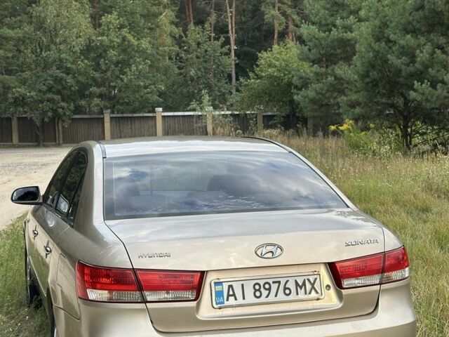 Бежевий Хендай Соната, об'ємом двигуна 2.4 л та пробігом 227 тис. км за 4700 $, фото 2 на Automoto.ua