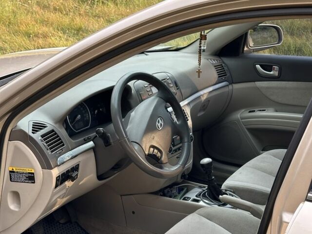 Бежевий Хендай Соната, об'ємом двигуна 2.4 л та пробігом 227 тис. км за 4700 $, фото 5 на Automoto.ua