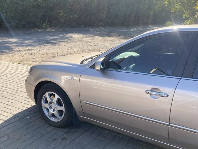 Хендай Соната 2006 у Краматорске на Automoto.ua Бежевий Хендай Соната, об'ємом двигуна 2.4 л та пробігом 200 тис. км за 5750 $, фото 2 на Automoto.ua