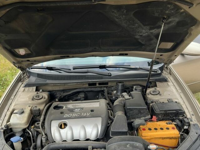 Бежевий Хендай Соната, об'ємом двигуна 2.4 л та пробігом 227 тис. км за 4700 $, фото 11 на Automoto.ua