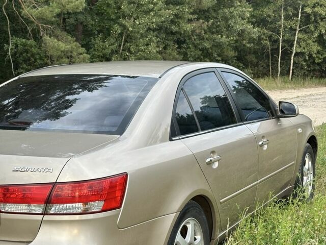 Бежевий Хендай Соната, об'ємом двигуна 2.4 л та пробігом 227 тис. км за 4700 $, фото 3 на Automoto.ua