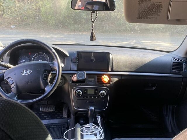 Хендай Соната 2006 у Краматорске на Automoto.ua Бежевий Хендай Соната, об'ємом двигуна 2.4 л та пробігом 200 тис. км за 5750 $, фото 4 на Automoto.ua
