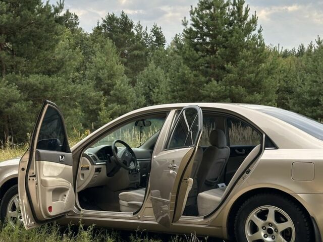 Бежевий Хендай Соната, об'ємом двигуна 2.4 л та пробігом 227 тис. км за 4700 $, фото 10 на Automoto.ua