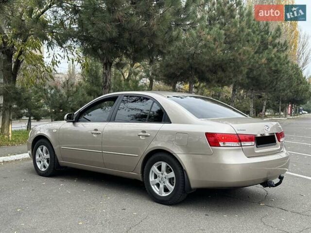 Бежевий Хендай Соната, об'ємом двигуна 2 л та пробігом 218 тис. км за 6300 $, фото 7 на Automoto.ua