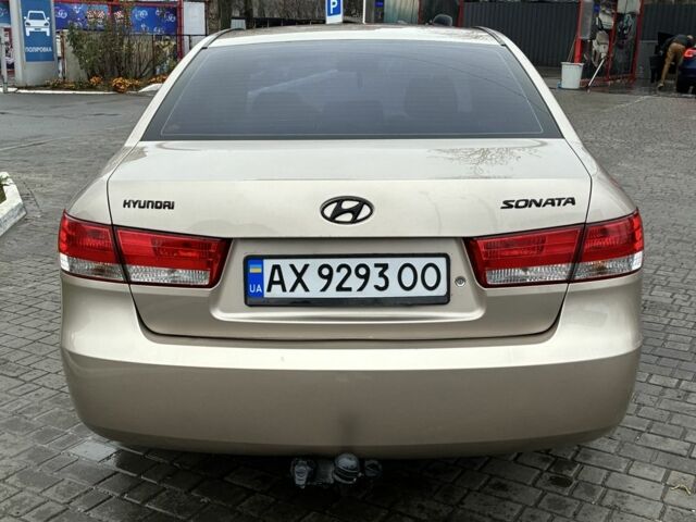 Бежевый Хендай Соната, объемом двигателя 2 л и пробегом 254 тыс. км за 5899 $, фото 5 на Automoto.ua
