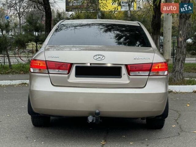 Бежевий Хендай Соната, об'ємом двигуна 2 л та пробігом 218 тис. км за 6300 $, фото 8 на Automoto.ua