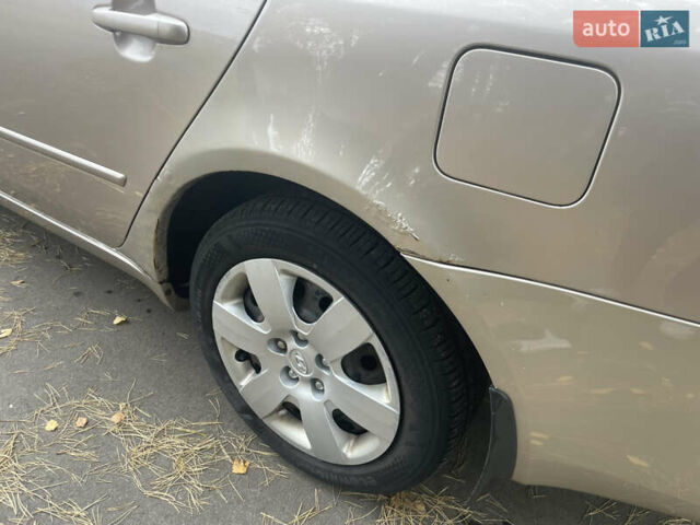 Бежевый Хендай Соната, объемом двигателя 2 л и пробегом 181 тыс. км за 4900 $, фото 9 на Automoto.ua