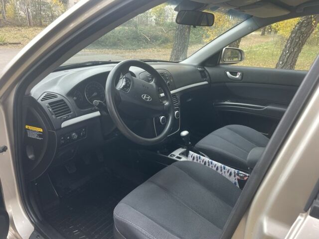 Бежевый Хендай Соната, объемом двигателя 2 л и пробегом 181 тыс. км за 4900 $, фото 11 на Automoto.ua